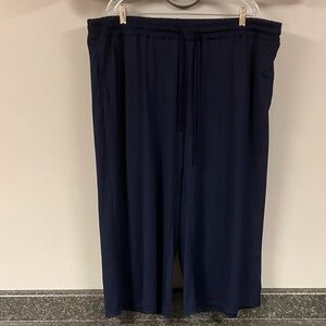 3/$15 ❤️ Navy blue wide leg Capri pants with pockets 4X